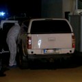 Muškarac ubio suprugu, pa pokušao samoubistvo: Policija pronašla telo žene u kući u Novom Sadu