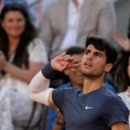 Francuski grend slem dobio novog kralja Španski teniser Karlos Alkaraz pobednik Rolan Garosa