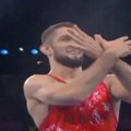 Zar i ti, brate? Rus osvojio medalju za Albaniju na Olimpijskim igrama, pa pokazivao dvoglavog orla (video)