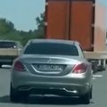 U Zagrebu snimljen prizor koji je mnoge nasmejao do suza - ljudi trljaju oči i ne veruju šta vide: "Ovo postoji samo kod nas i…