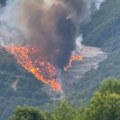 „Jak je vetar i nepristupačno je za gašenje“: Požar na deponiji kod Novog Pazara