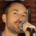 Na buvljaku uzeo sliku od 20 evra i shvatio da vredi bogatstvo: Naš pevač nije ni znao da u rukama ima umetničko delo: Evo u…