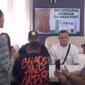 "Gadiš mi se" Anđela žestoko udarila na Karića i zapretila mu: "Izbaciću prepiske, da te prisetim..."