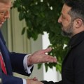 Zelenski i Tramp razmenili poklone: Volodimir ovakav dar nije ni sanjao