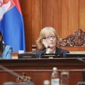 „Gori Ćacilend, ima ranjenih, a SNS nastavlja sa glasanjem“