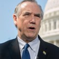 Da li smo na Pragu svetskog rekorda u dužini govora Američki senator govori neprekidno 19 sati protiv Trampa i još ne prestaje…