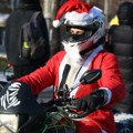 Praznična čarolija stigla u Pančevo: Deda Mrazevi na motorima oduševili sve!