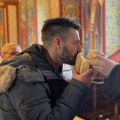 "Despot došao kod bake i deke" Ovako Milan Vasić slavi Svetog Nikolu na Kosovu i Metohiji: Cela porodica na okupu (foto)