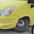 Autobusu u vožnji ispao točak