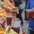Većina ljudi pravi istu grešku: Ovo voće i povrće morate da operete pre jela