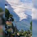 Ерупције вулкана у азији: "Дете Кракатауа" у Индонезији све активније, трећи ниво узбуне на Филипинима (видео)