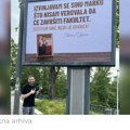 Ovo je Marko kojem je majka na bilbordu uputila javno izvinjenje: Posle diplome ide i kod matičara