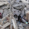 „Poljubio sam je, ali nije se probudila“: CNN o potresnim scenama iz Gaze