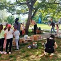 Da blista dvorište vrtića: U Paraćinu radni vikend za vaspitače, decu i roditelje (foto)