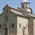 Nastavak pomoći Italijanski vojnici iz KFOR-a donirali sisteme osvetljenja manastiru Visoki Dečani