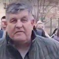 VIDEO Direktor škole se unosi đacima u lice jer su u blokadi: Bivši sudija Nedić „briljirao“, ali ne na fudbalskom…