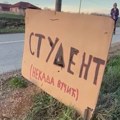 Selo Vučić ostalo bez table sa nazivom, pa dobilo novi - "Student"