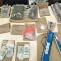 Policija ga zatekla kada je prodao paketić, sumnja se da je u njemu kokain Hapšenje u Nišu