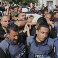 Poznati palestinski novinar Hasan Aslih ubijen u izraelskom napadu na bolnicu u Gazi