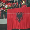 Ovako su izgledale tribine u Tirani uoči starta utakmice Albanija-Srbija