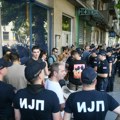 BLOG UŽIVO Policija postavila ultimatum Zemuncima: Imate dva minuta da se povučete