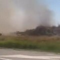 Borba sa vatrenom stihijom u novom sadu i dalje traje: Veliki broj vatrogasaca i pripadnici DVD-a angažovani na gašenju…