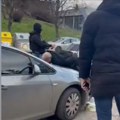 Pogledajte snimak hapšenja monstruma: Izbo ženu nožem, pa se krio - policija ga uhvatila! (video)