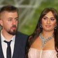 Prevario je dok je sahranjivala oca, pa mu sve oprostila. Ponovo srećni u ljubavi, poznati par šokirao novom objavom (foto)