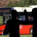Tuča u autobusu na Žarkovu: Očevici prijavili da muškarac leži bez svesti!
