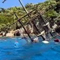 (Video) Potonuo turistički brod sa 148 putnika! Drama na poznatom letovalištu: Na plovilu "Veliki šef" bilo i 20 dece…