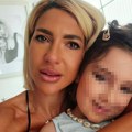Jovana Jeremić u suzama zbog ćerke: Mala Lea nije pričala do treće godine, a sada je voditeljka pokazala đačku knjižicu: "Šta…
