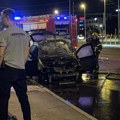 Drama na Novom Beogradu: Zapalio se automobil, vatrogasci na licu mesta