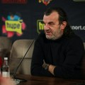 "Pre sam radio šta su mi rekli, sad radim šta ja hoću!" Aca Lukas zapalio prepunu Arenu u Zagrebu: Tražio viski, pa saopštio…