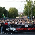 Opozicioni poslanici: Ne treba prekidati proteste tokom leta