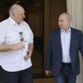 Putin i Lukašenko među građanima kod Sankt Peterburga