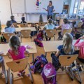 Roditelji nisu u "žiriju" za učiteljicu: Upis u prvi razred još traje, sledi formiranje odeljenja za prvake