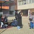 Sprečeni da prate sastanak Eskobara i osmanijeve: Protest Udruženja novinara Srbije zbog onemogućavanja srpskih medija