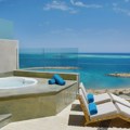 Na predivnoj, peščanoj plaži sa manjim koralnim grebenom: Iz čuvenog, svetski poznatog lanca Hilton