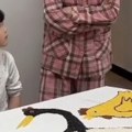 Девојчица од хране прави уметничка дела, користи семенке и воће Доказ да скупе играчке деци нису неопходне! (видео)