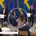 Ministarka zdravlja se srušila na konferenciji uživo: Pala sa bine na lice, skočili premijer i novinari (Video)