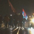 Studenti iz Pazara prilaze Ubu, kiša i vetar otežavaju im put: "Nema odustajanja dok ne ugledamo Petrovaradinsku tvrđavu"