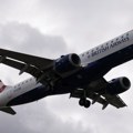 "Srebrni dron veličine 4 tostera": Objekat proleteo direktno pored aviona "Britiš ervejza": "Kretao se veoma brzo, reflektovao…