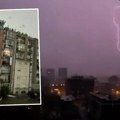 Apokaliptični prizori iz Novog Sada: Kran pao na zgradu, olujni vetar nosio krovove i drveće VIDEO
