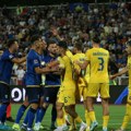 Navijači tzv. Kosova transparentom hteli da isprovociraju Rumune, pa dobili brutalan odgovor na terenu