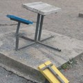 Polomili klupe i sprave za vežbanje: Gradski park u Vršcu ponovo bio na meti obesne omladine