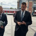 Muškarac pljunuo Petera Mađara! Incident na železničkoj stanici u Budimpešti, kamere sve zabeležile (video)