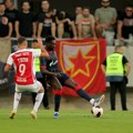 Neviđena scena na meču Zvezde: Manzano pokazao dva žuta kartona u nekoliko sekundi i isključio igrača Hapoela!
