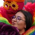 Nekoliko desetina hiljada učesnika Parade ponosa u Parizu