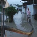 Čitavu noć trajala borba Voda je samo odjednom počela da nadolazi i pravi potop (Foto)