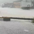 Snažno nevreme pogodilo crnu goru: Bokeška noć prekinuta posle samo 20 minuta, grad veličine oraha u Bijelom Polju (video)